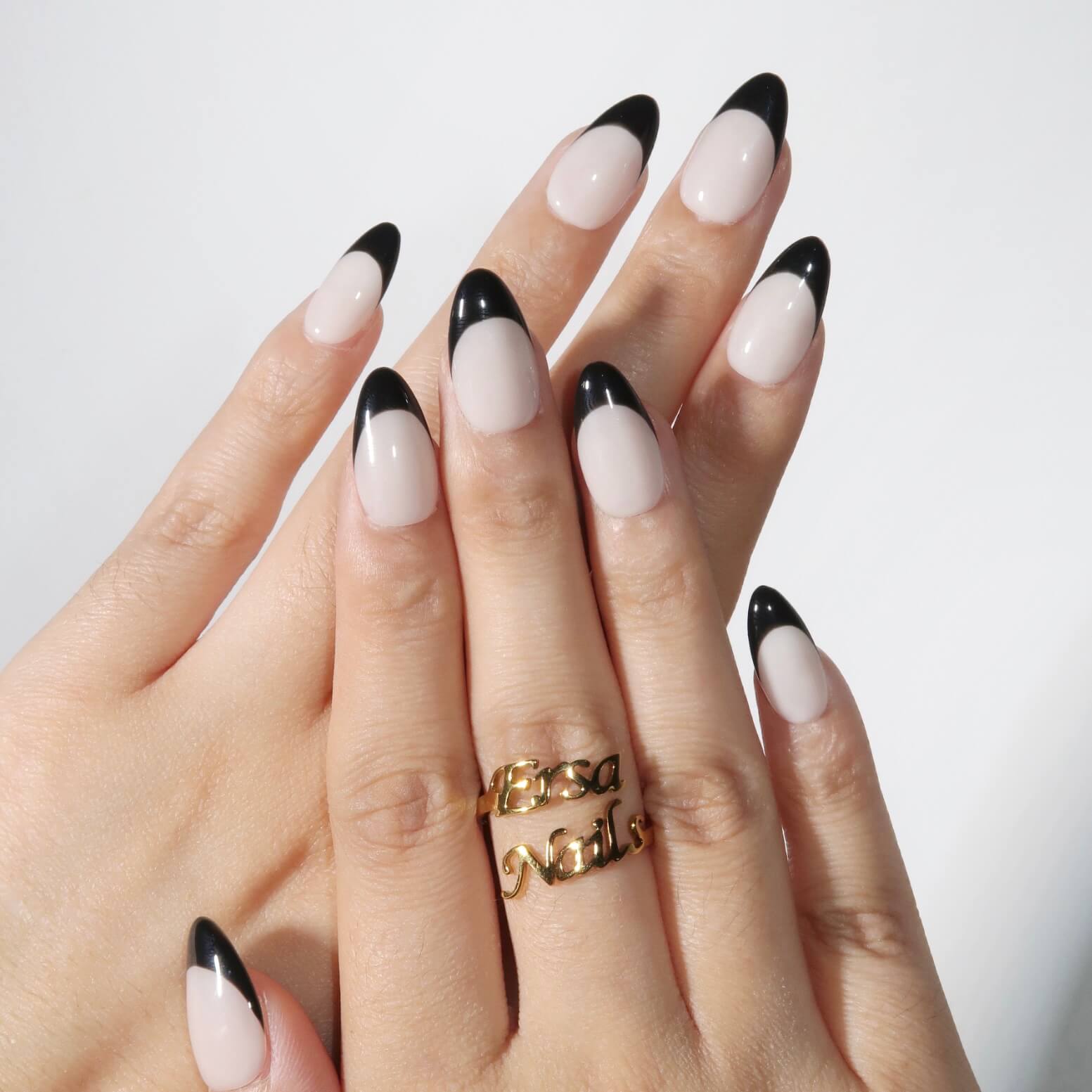 Swara F05 - Black Swan